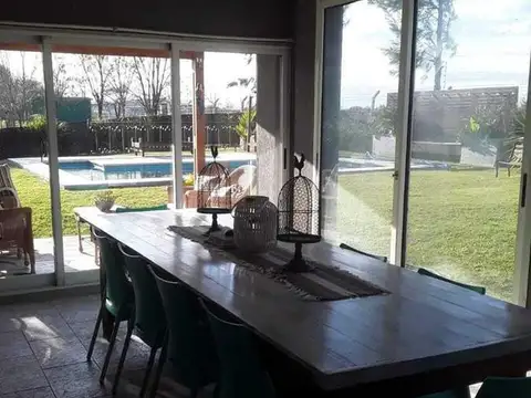 Casa 6 ambientes con 3 baños