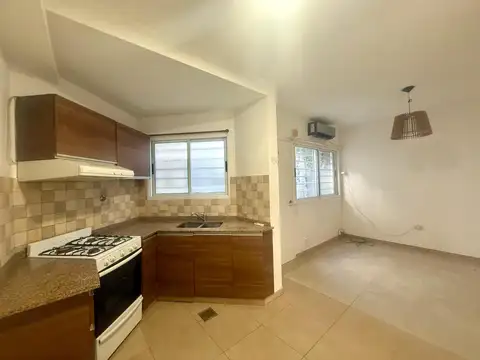 Departamento en Alquiler en Coghlan, $ 800.000