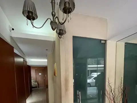 Arenales 2325 , Piso 1