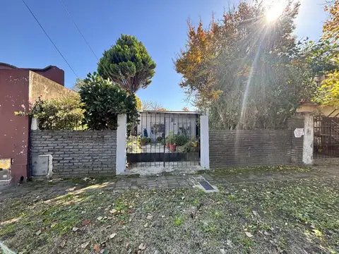 Casa 3 dormitorios a 3 cuadras de av. San Martin