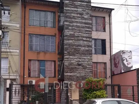 OPORTUNIDAD,MORON, SEMIPISO AL FRENTE, LINDO BARRIO