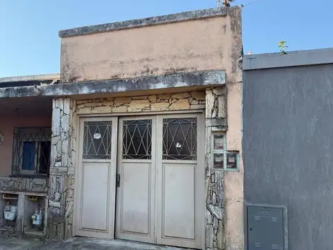 VENTA PH 2 AMBIENTES CON GARAGE EN CASTELAR