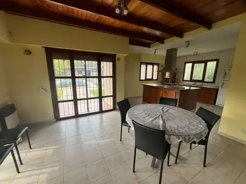 Casa en Venta en City Bell [Cod: ]