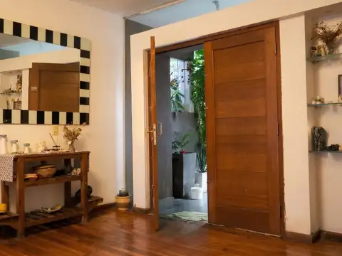 VENTA CASA EN YERBA BUENA- 4 DORM- 3 BAÑOS- PILETA