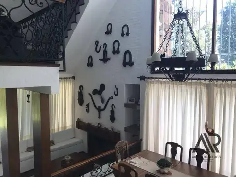 Casa en Alquiler con 1 cochera