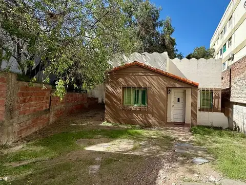 CASA MAS LOCAL Y GRAN LOTE