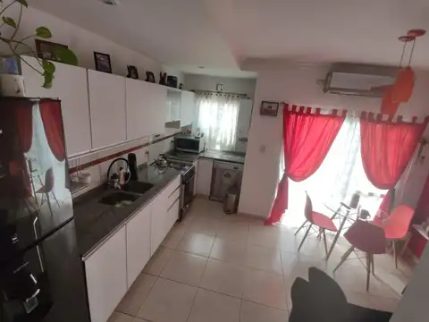 DEPTO EN VENTA 3 AMB CON PATIO SADI CARNOT AL 200 WILDE