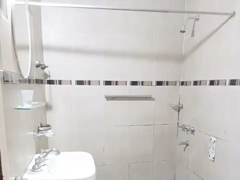 Depto Tipo Casa en Alquiler con 1 cocheras