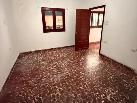 Casa 6 ambientes con 2 baños
