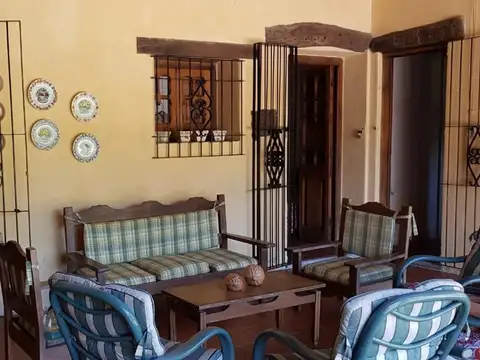 Casa 6 ambientes con 4 baños