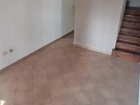 Depto Tipo Casa en Venta en Villa Gobernador Udaondo, USD 85.000