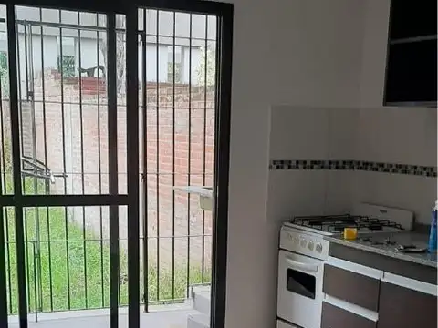 Depto Tipo Casa en Venta en Villa Gobernador Udaondo, USD 88.000