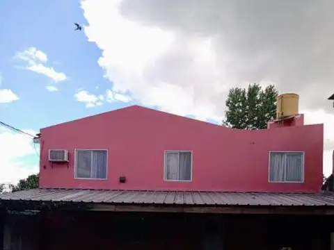 Casa 5 ambientes con 2 baños