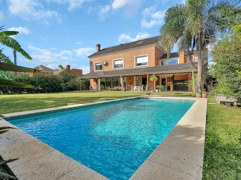 Impecable casa en venta en La Lomada de 400 metros cubiertos