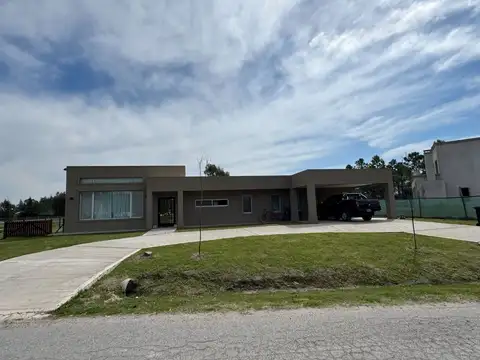 Casa en Alquiler en Miralagos