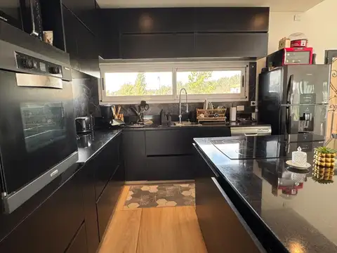 Casa en Alquiler de 4 dormitorios