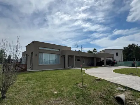 Casa en Alquiler en Miralagos, USD 1.600
