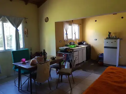 Casa 3 ambientes con 1 baño