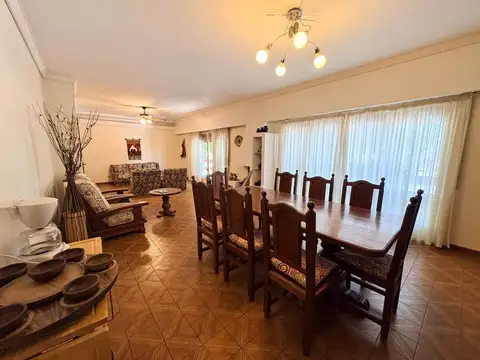 CASA 4 AMB CON 1 DPTO Y 2 LOCALES EN PB CASEROS