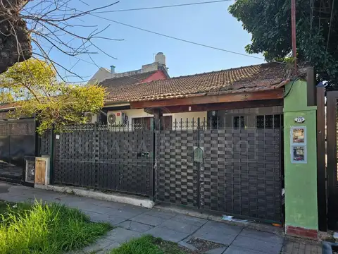 Depto Tipo Casa en Venta en San Isidro Vias / Rolon, USD 132.000