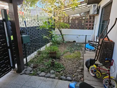 Depto Tipo Casa 3 ambientes con 2 baños