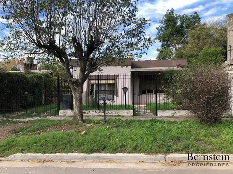 CASA EN VENTA :: 3 AMBIENTES :: UDAONDO 336M2 Y 80M2 CUB