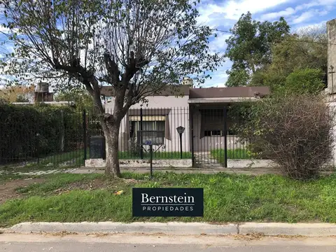 CASA EN VENTA :: 3 AMBIENTES :: UDAONDO 336M2 Y 80M2 CUB