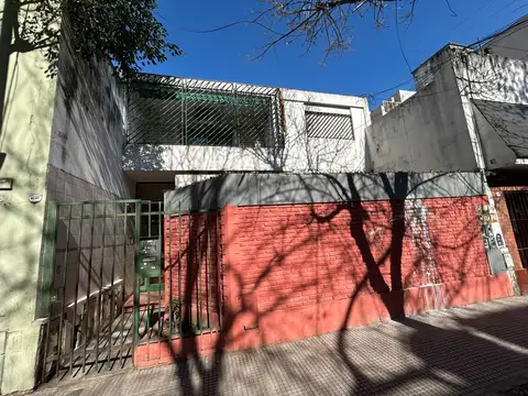 Muy buen ph de 3 ambientes al frente sin expensas, apto crédito