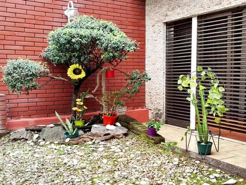 Casa 5 ambientes con 4 baños