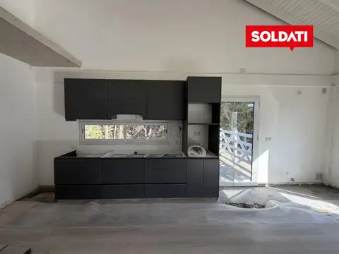 Casa en venta en Acacias Blancas - refaccionada - lote central
