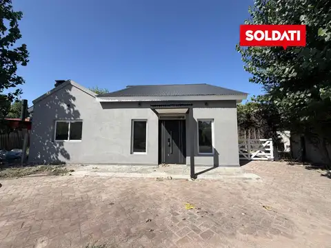 Casa en venta en Acacias Blancas - refaccionada - lote central