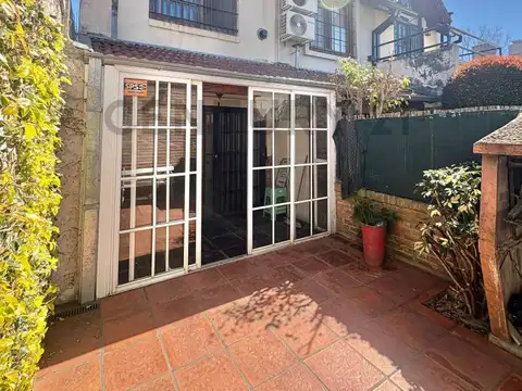 VENTA TRIPLEX 3 AMB CON PATIO - CIUDAD JARDÍN - APTO CREDITO