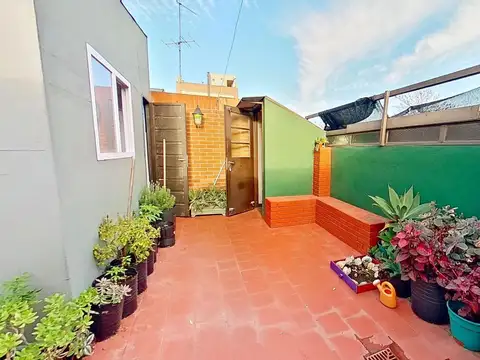 Depto Tipo Casa en Venta 50 años