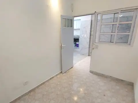Depto Tipo Casa 2 ambientes con 1 baño