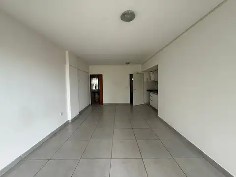 Monoambiente al Frente con Balcón