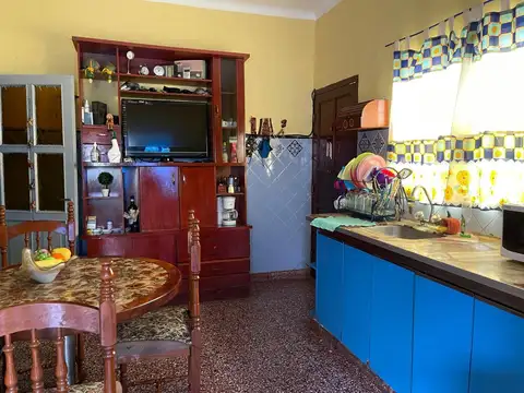 Casa 4 ambientes con 1 baño