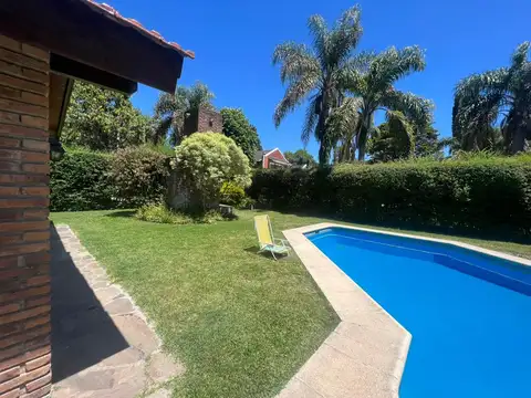 Casa en Alquiler Temporal con 4 cocheras
