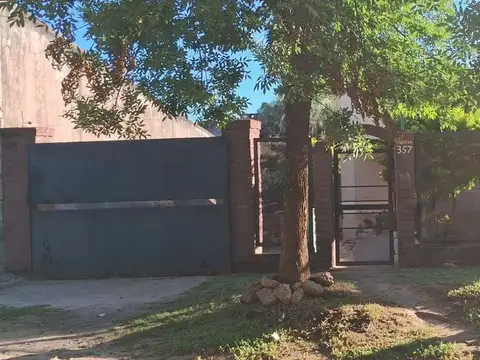 CASA EN VENTA A RESTAURAR EN ZONA SUR EN GOYA