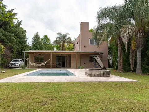 Casa 5 ambientes con 2 baños