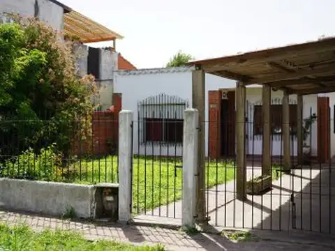 Casa en venta de 3 ambientes en Berazategui