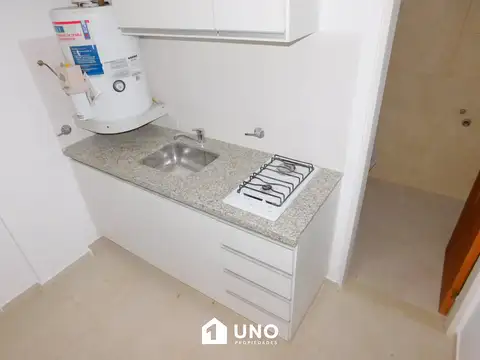 1º de Mayo y Mendoza - Dpto Monoambiente. 