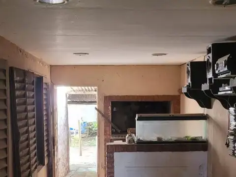 VENTA CASA 4 DORMITORIOS  PARQUE B AMEGHINO LUJAN