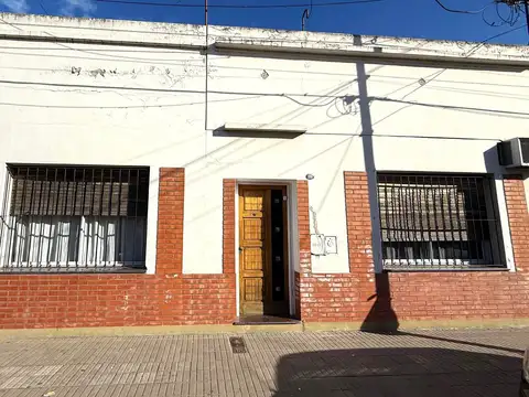 casa en venta en lujan centro 25 de mayo 189