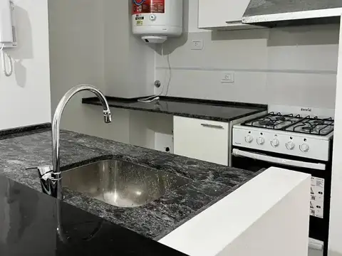 Venta Amplio Monoambiente En Santos Lugares