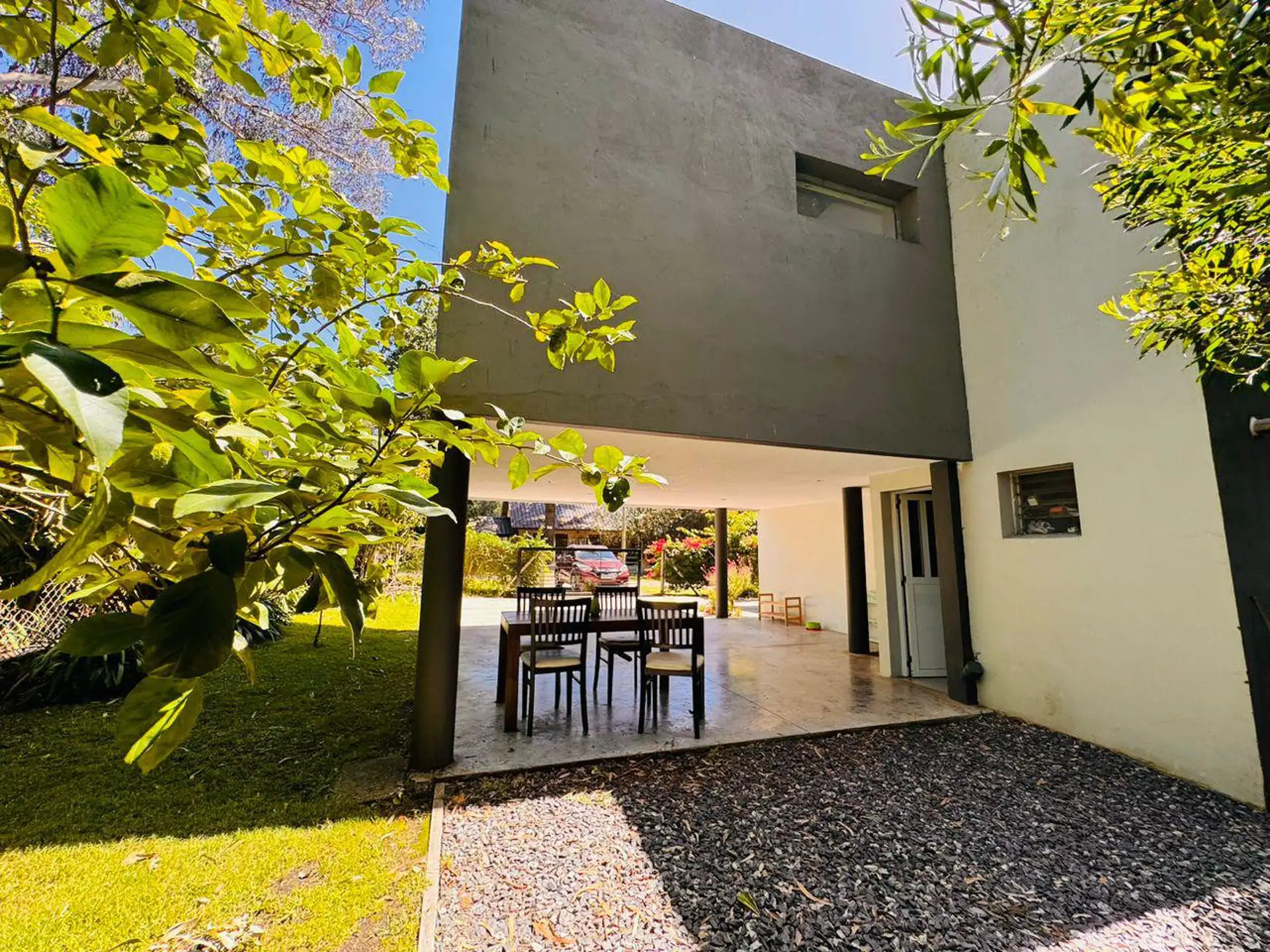 Casa en el Bosque Peralta Ramos de tres ambientes con piscina