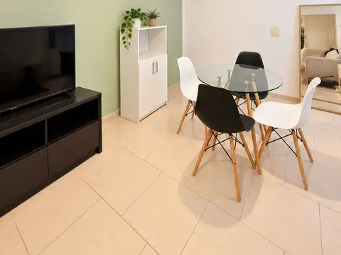 Oportunidad | VENTA Depto amplio, 1 Dormitorio con Vestidor – Roma 1176