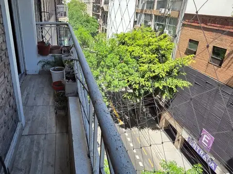 Presidente José Evaristo Uriburu 1000