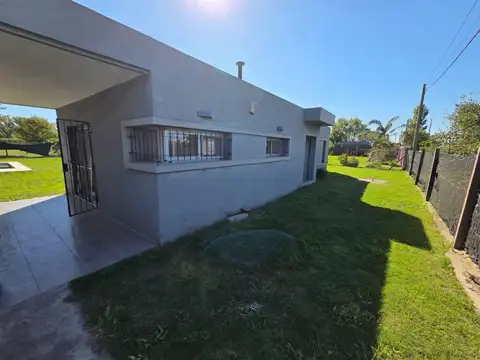 Casa en Alquiler en Funes Town, $ 800.000