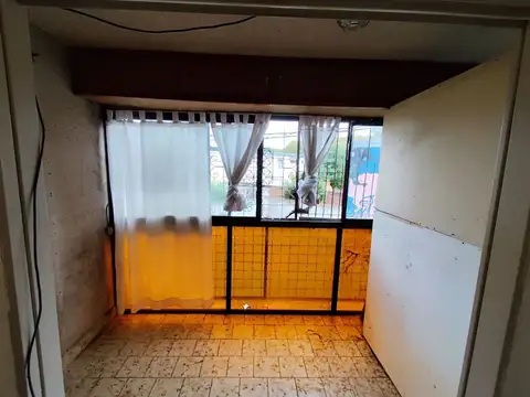 Venta departamento de 4 ambientes a reciclar