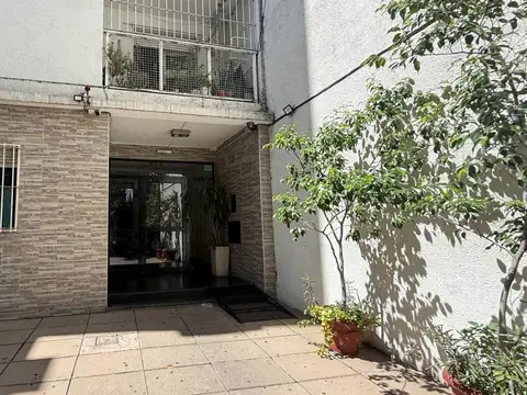 ALQUILER 2 AMBIENTES  CONSTITUCION SIN BALCON